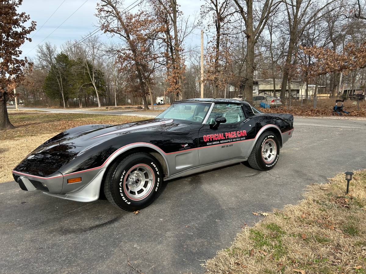 Chevrolet-corvette-1978-black-7
