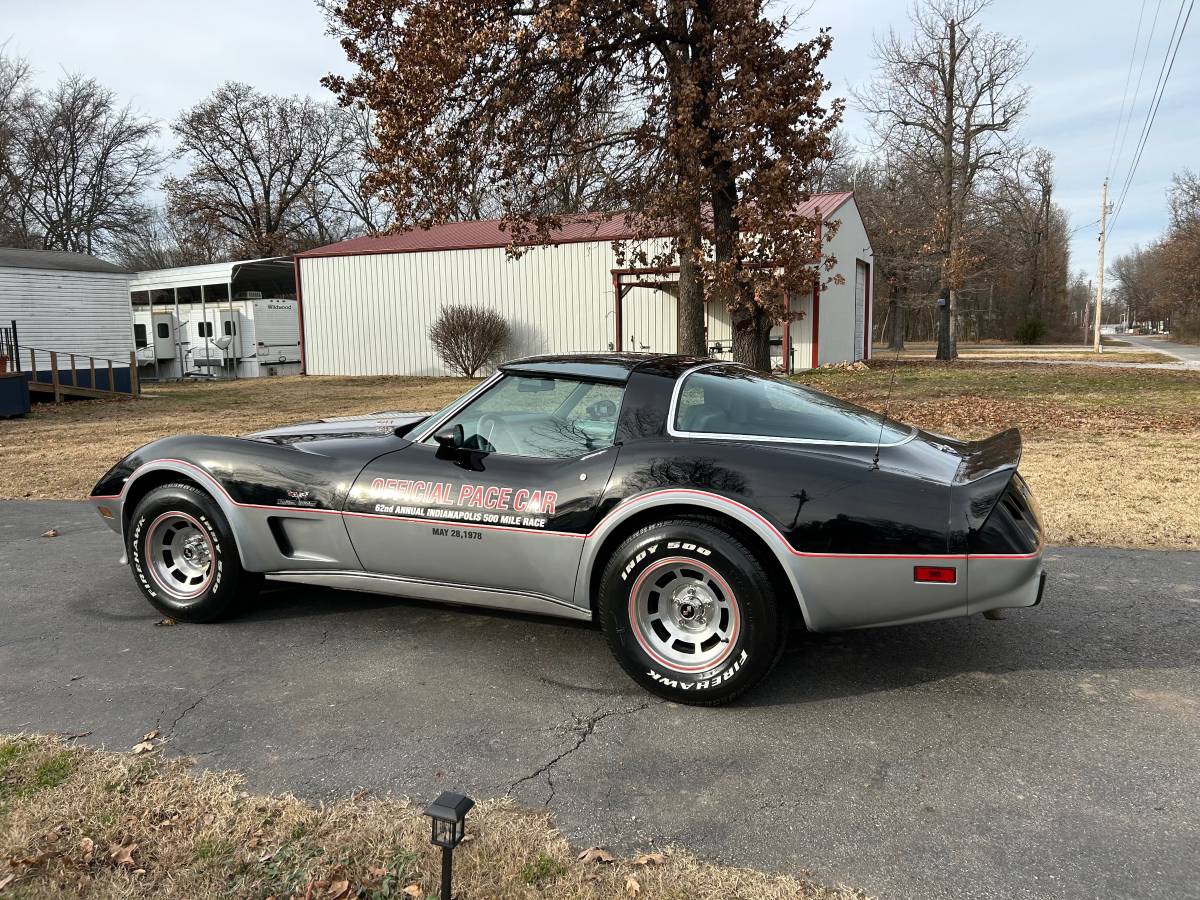 Chevrolet-corvette-1978-black