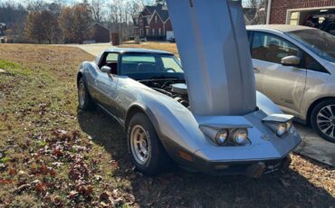 Chevrolet-corvette-1978-grey-2
