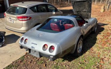 Chevrolet-corvette-1978-grey-3