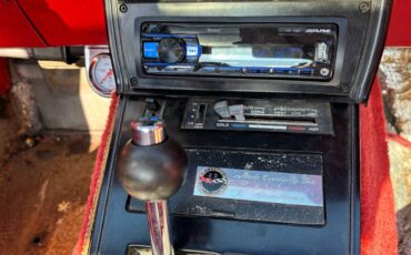 Chevrolet-corvette-1978-grey-6