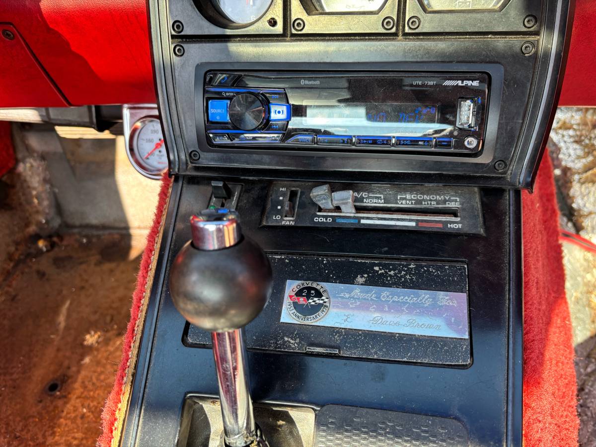 Chevrolet-corvette-1978-grey-6