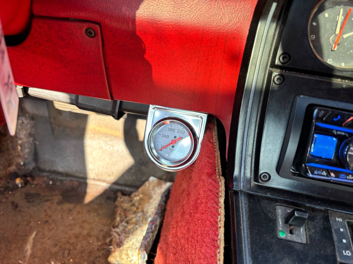 Chevrolet-corvette-1978-grey-9