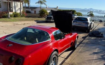 Chevrolet-corvette-1978-red-11