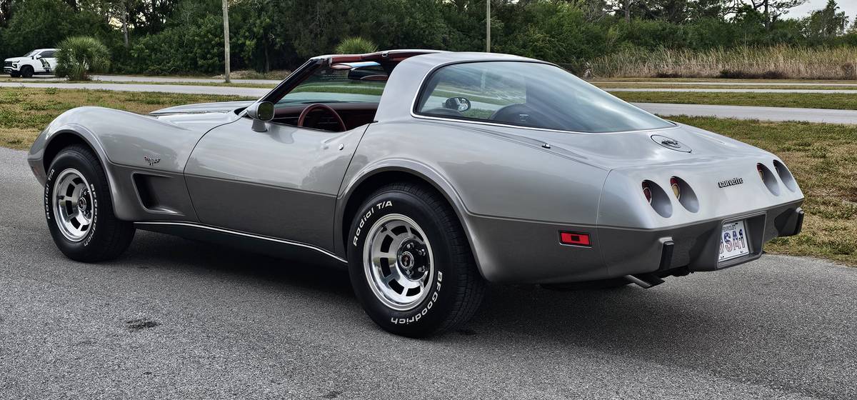 Chevrolet-corvette-1978-silver-8