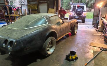 Chevrolet-corvette-1979-1