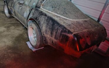 Chevrolet-corvette-1979-2