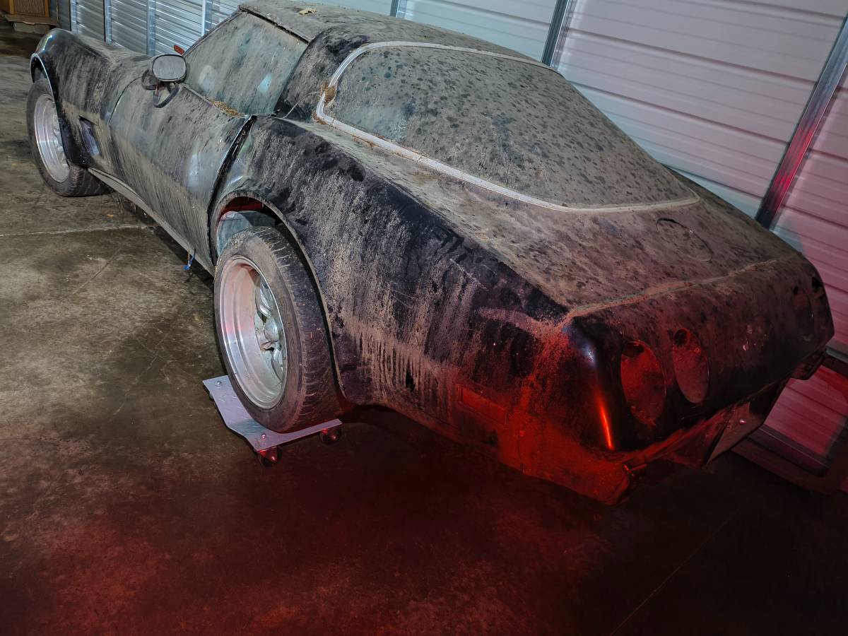 Chevrolet-corvette-1979-2