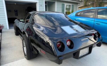Chevrolet-corvette-1979-black-19