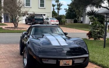 Chevrolet-corvette-1979-black-30