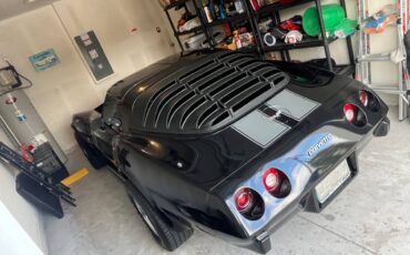 Chevrolet-corvette-1979-black-5