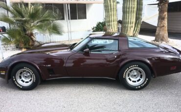 Chevrolet-corvette-1980