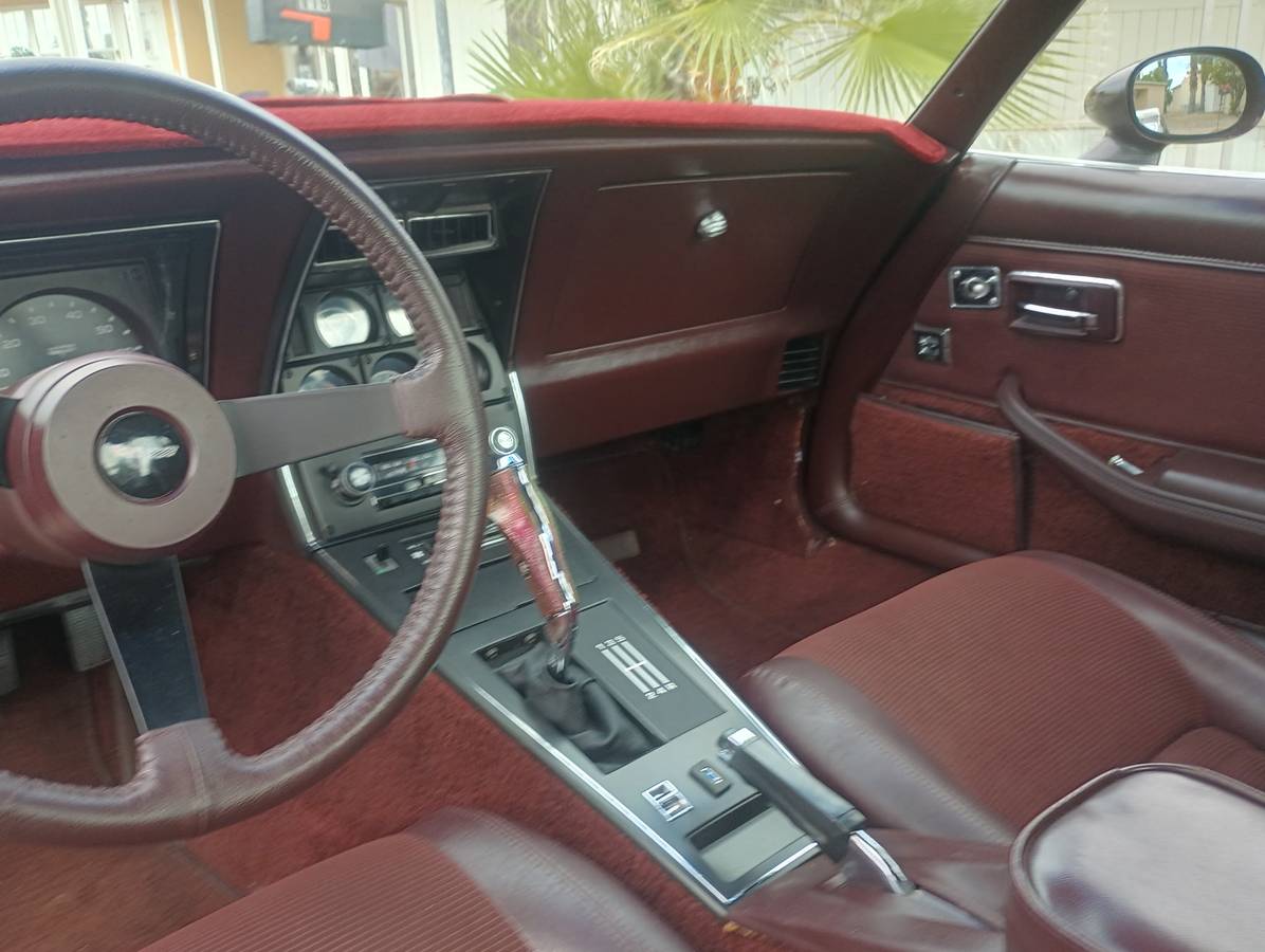 Chevrolet-corvette-1980-6