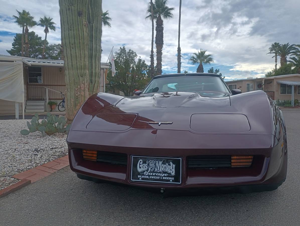 Chevrolet-corvette-1980-8