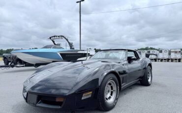 Chevrolet-corvette-1980-black-11