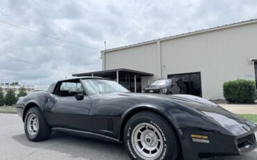 Chevrolet-corvette-1980-black-14