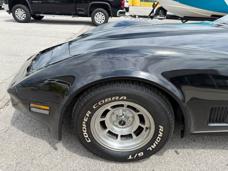 Chevrolet-corvette-1980-black-15