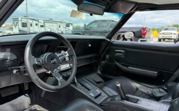 Chevrolet-corvette-1980-black-28