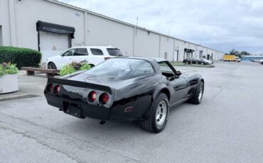 Chevrolet-corvette-1980-black-3