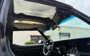 Chevrolet-corvette-1980-black-32