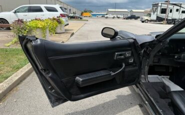 Chevrolet-corvette-1980-black-33