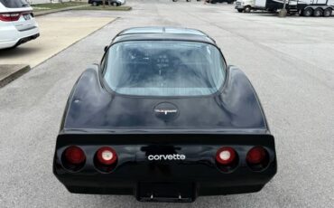 Chevrolet-corvette-1980-black-34