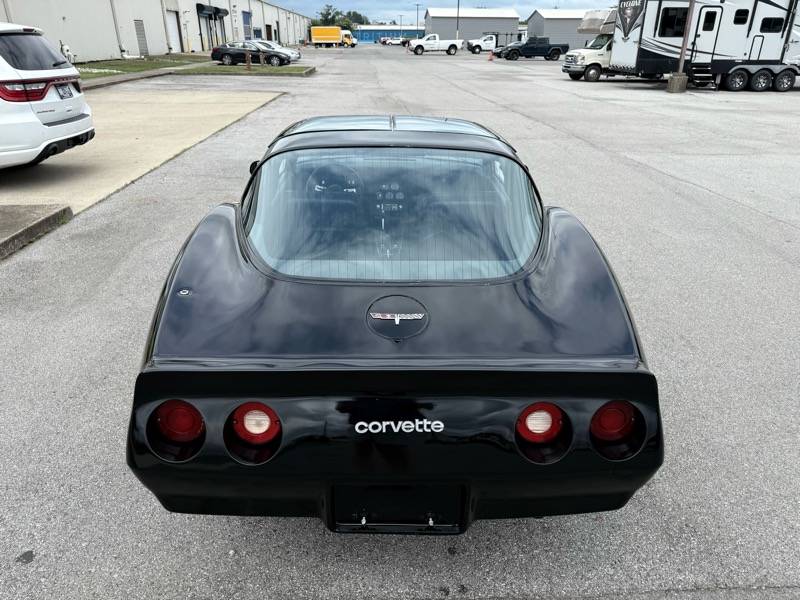 Chevrolet-corvette-1980-black-34