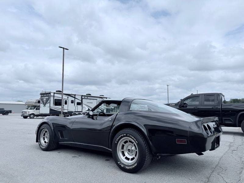 Chevrolet-corvette-1980-black-36