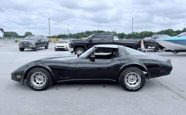 Chevrolet-corvette-1980-black-37