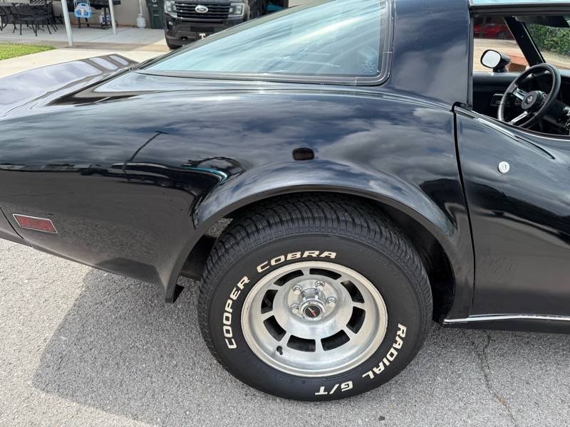 Chevrolet-corvette-1980-black-46