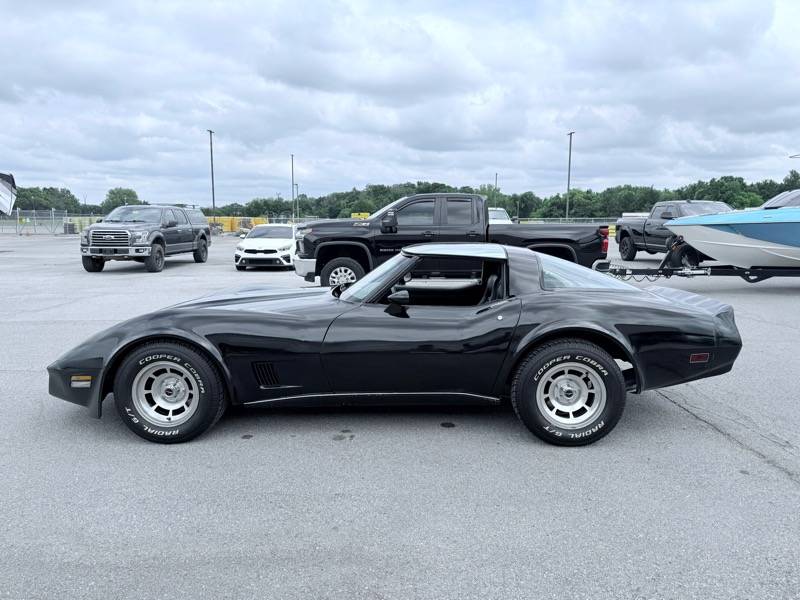 Chevrolet-corvette-1980-black-8