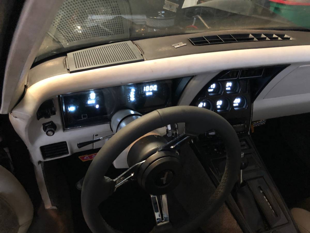 Chevrolet-corvette-1980-custom-2