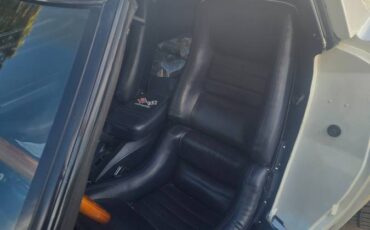 Chevrolet-corvette-1981-white-3