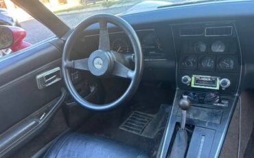 Chevrolet-corvette-1982-11