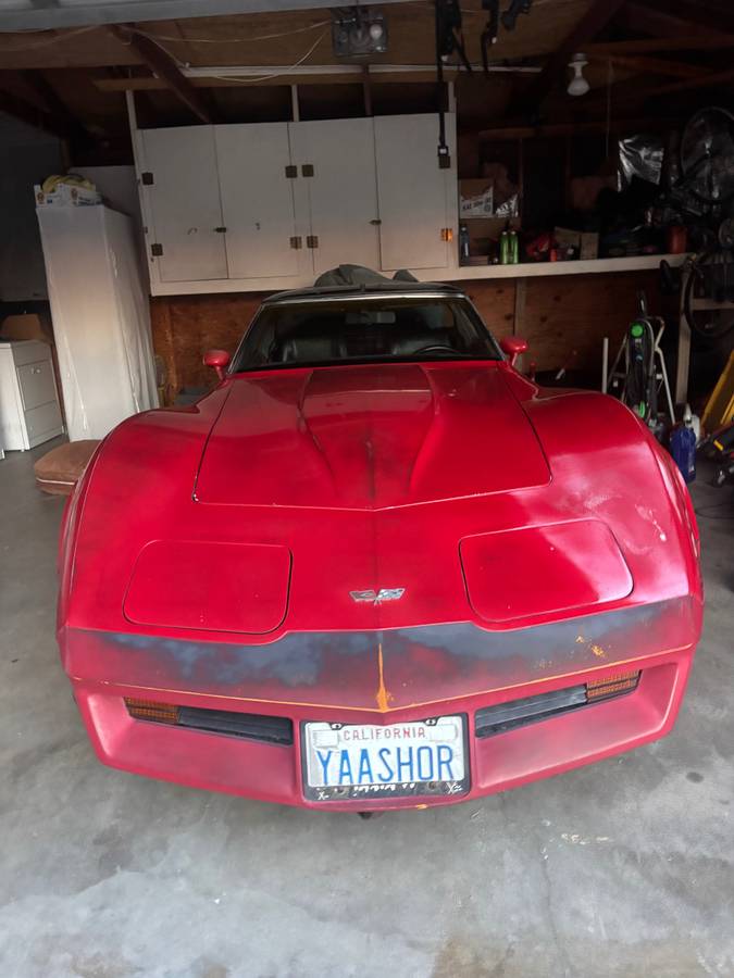 Chevrolet-corvette-1982-2
