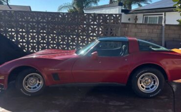 Chevrolet-corvette-1982-3