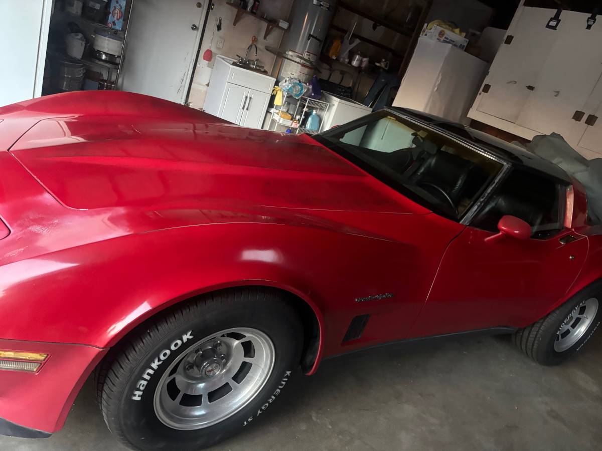 Chevrolet-corvette-1982-4