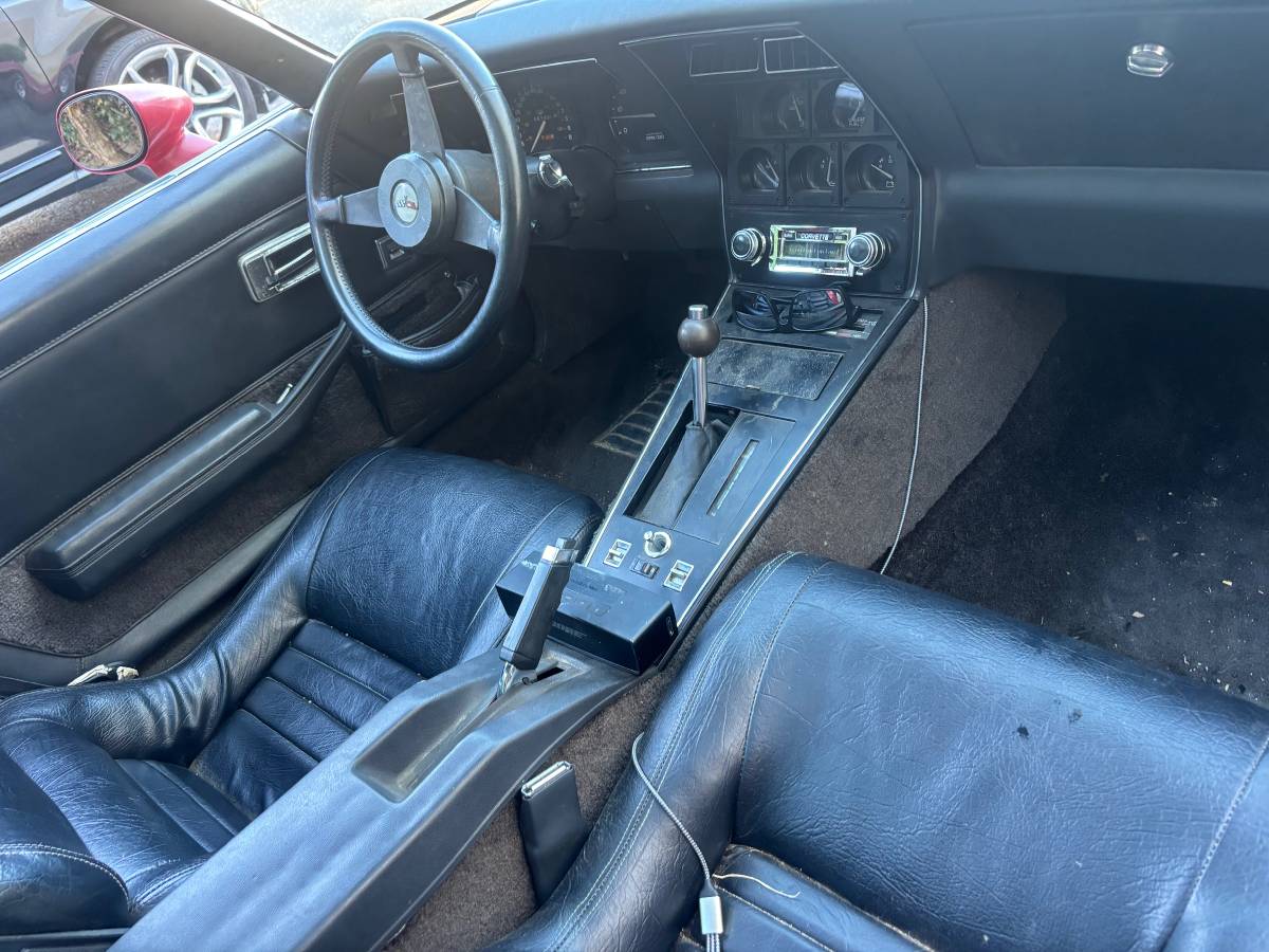 Chevrolet-corvette-1982-8