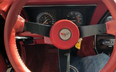 Chevrolet-corvette-1982-custom-1