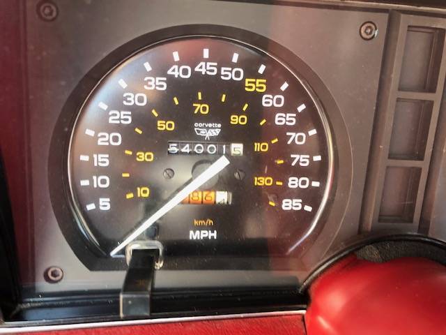 Chevrolet-corvette-1982-custom-11