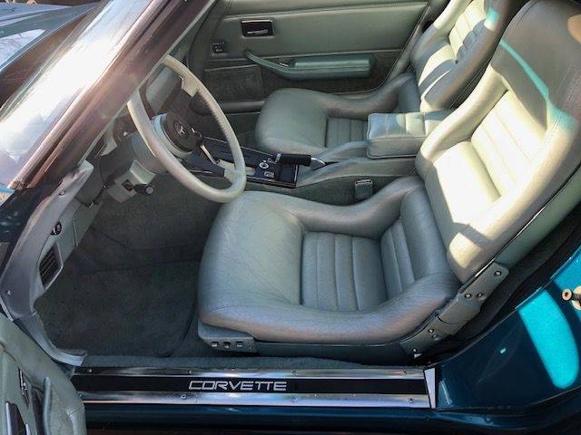 Chevrolet-corvette-1982-custom-11