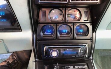 Chevrolet-corvette-1982-custom-12