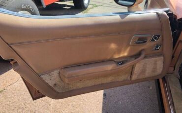 Chevrolet-corvette-1982-custom-16