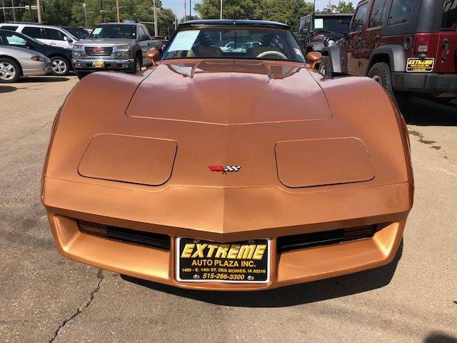 Chevrolet-corvette-1982-custom-3