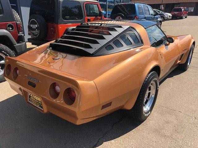Chevrolet-corvette-1982-custom-7