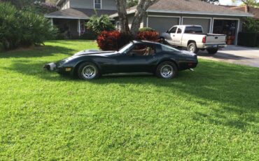 Chevrolet-corvette-1982-green