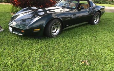 Chevrolet-corvette-1982-green-4