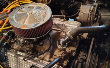 Chevrolet-corvette-1982-white-1