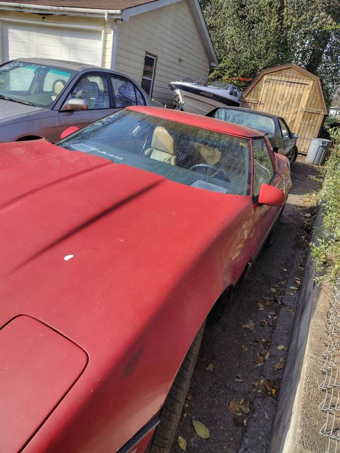 Chevrolet-corvette-1984-red-3