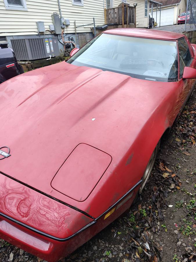 Chevrolet-corvette-1984-red